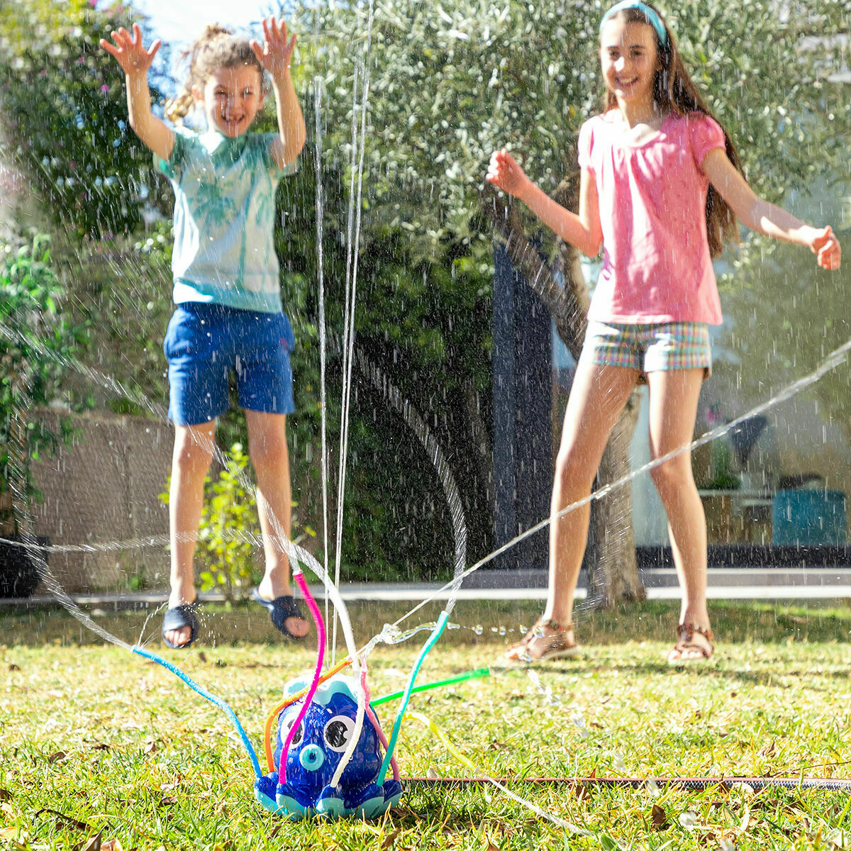 Pack Giant Inflatable Bumper Bubble Ball and Water Sprinkler and Sprayer Toy InnovaGoods-24